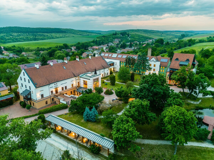 Exterior & Views 2, Hotel Vécsecity Wellness and Conference, Encsi