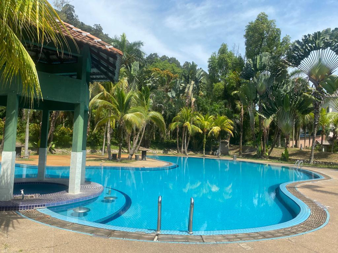 Sport & Beauty 2, Teluk Batik Holiday Apartment, Manjung