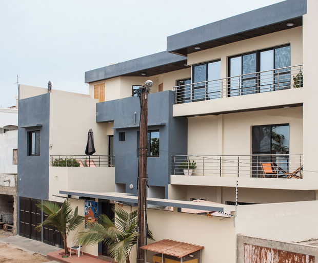 Exterior & Views