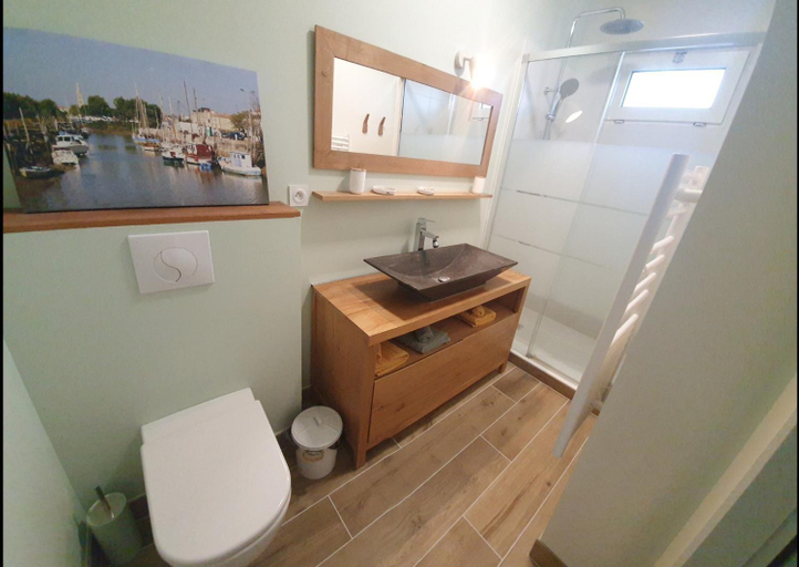 Shower 3, Villa Babeth by Nuits au Port, Charente-Maritime
