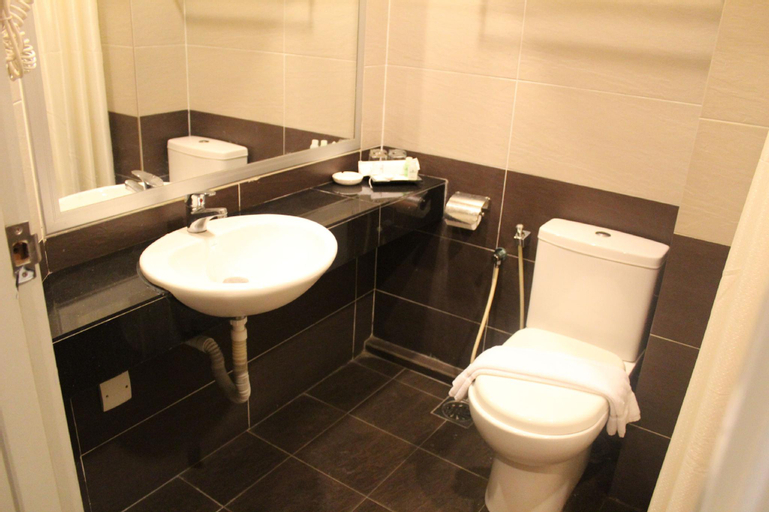 Bathroom 27