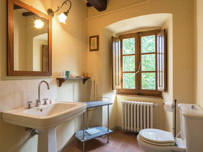 Bathroom, Rustic Comfort with Modern Touch, Arezzo