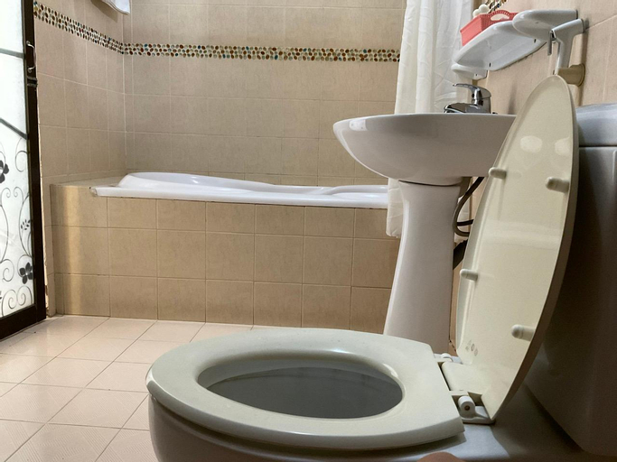 Bathroom 4