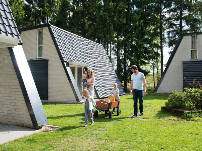 Others 3, Forest-Edge Family Bungalow, Apeldoorn
