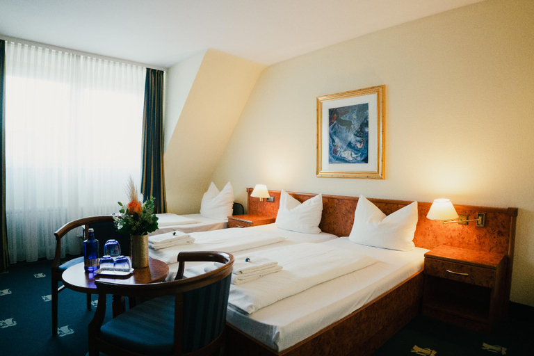 Bedroom 2, Altstadt Hotel St Georg, Düsseldorf