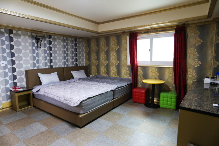 Others, Donghae Daemyung Motel, Donghae