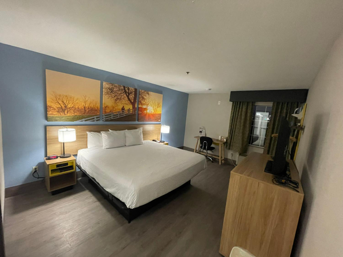 Bedroom 4, Days Inn by Wyndham Shawnee, Pottawatomie