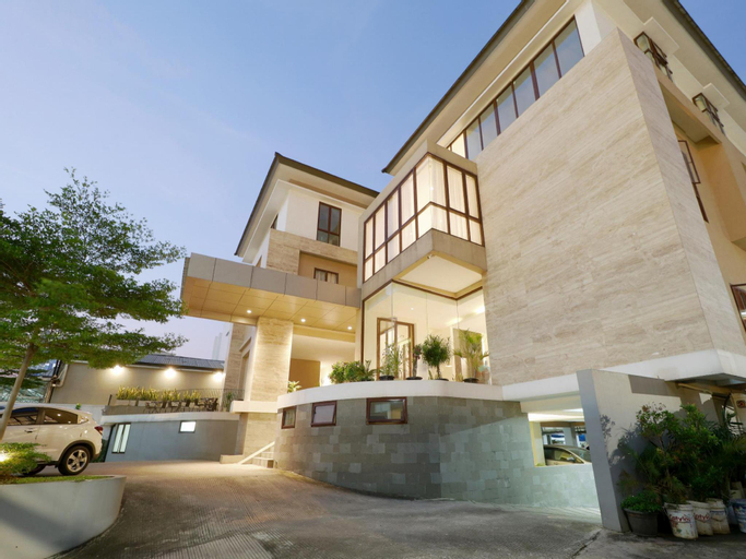 Exterior 14