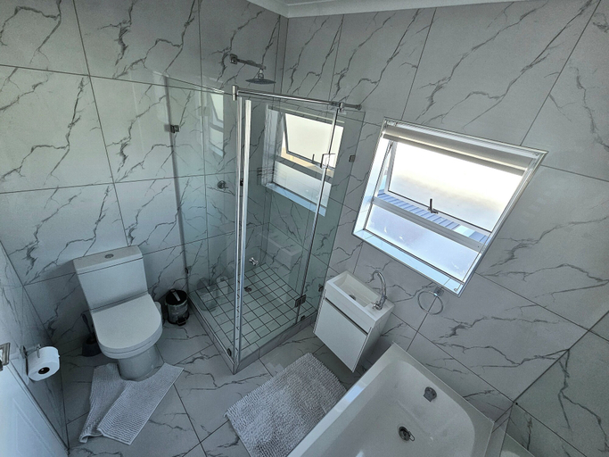 Bathroom 2, Dolphin Ridge Seaside Apartment, City of Cape Town