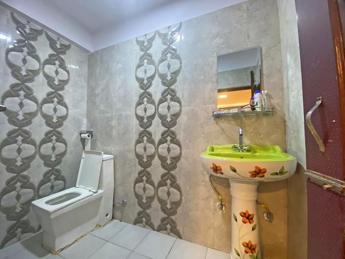 Bathroom 5, Hotel Resunga Arjun, Bagmati