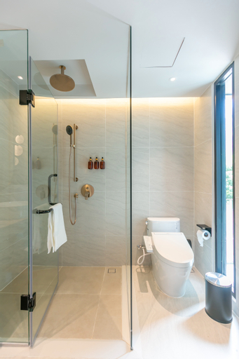 Bathroom 10