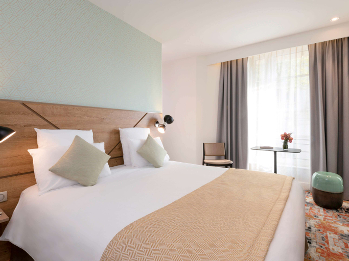 Bedroom 2, Mercure Lyon Centre Brotteaux Hotel, Rhône