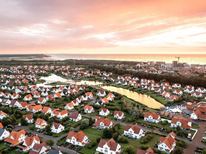Others 4, Villa in Cadzand-Bad with Sauna  Garden, Sluis