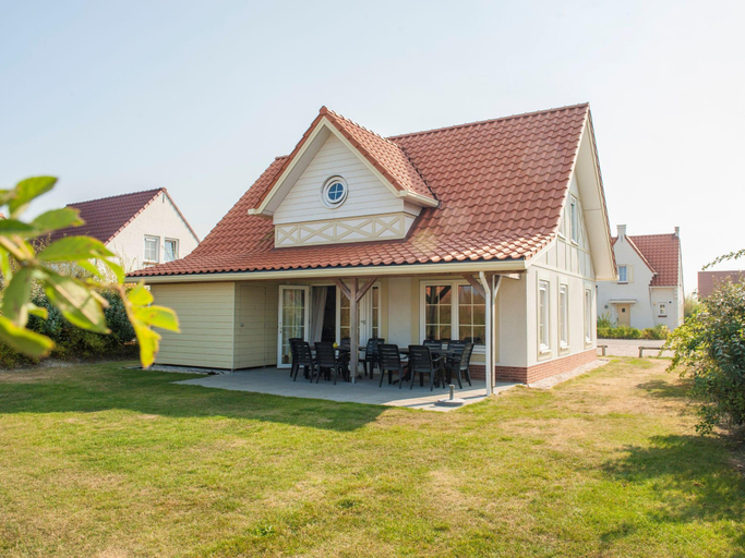 Others 2, Spacious Villa by the Sea, Sluis
