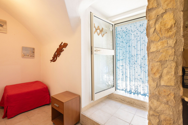 Others 5, 3953 Angolo Blu by Barbarhouse, Foggia