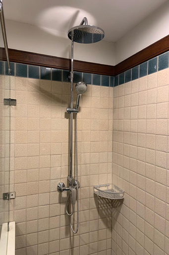 Bathroom 4
