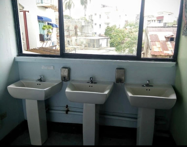 Bathroom 4, Lunas Castle, Panamá