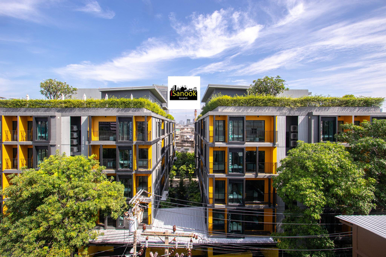 Exterior 8