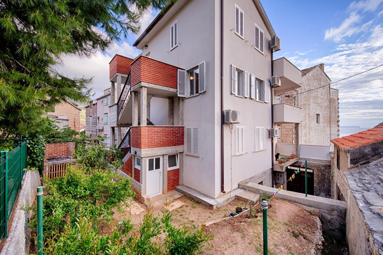 Others 3, Apartments Marinkovic Komiza, Komiža