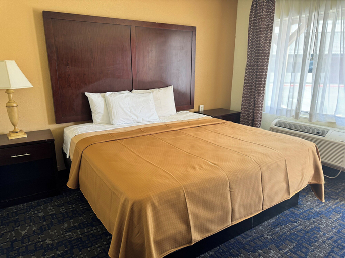 Bedroom 5, GuestPlace Inn & Suites, Shasta