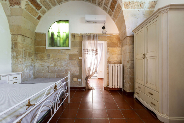 Bedroom 5, 3936 Corte dei Falconi by Barbarhouse, Lecce