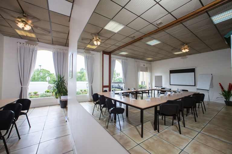 Food & Drinks 5, Sure Hotel by Best Western Angouleme, Charente