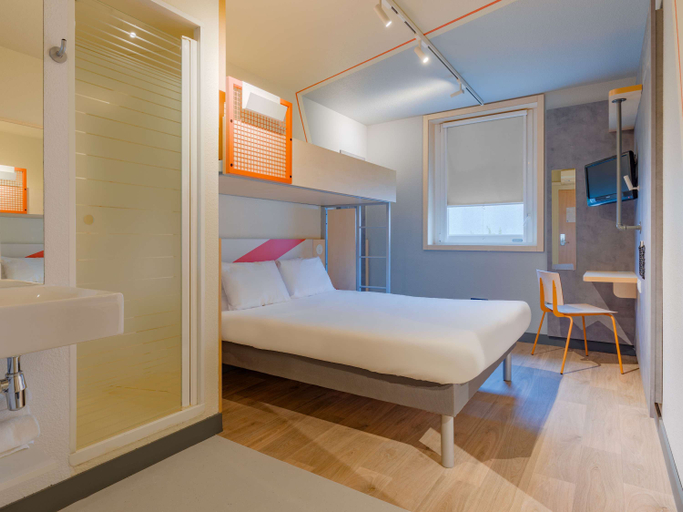 Bedroom 4, ibis budget Lyon Est Saint-Quentin-Fallavier, Isère