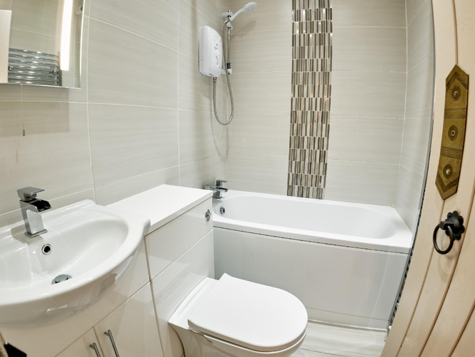 Bathroom, Tower View Belthorn, Blackburn with Darwen