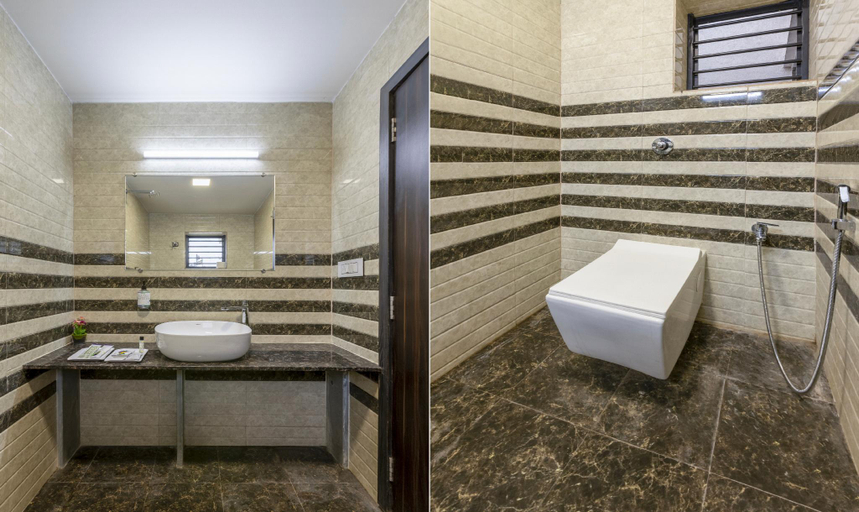 Bathroom 4, Treebo Oscar, Rajkot