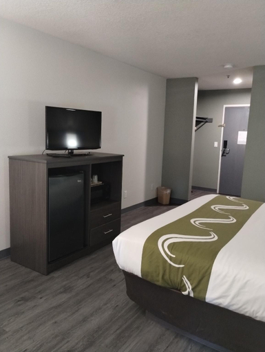Bedroom 23