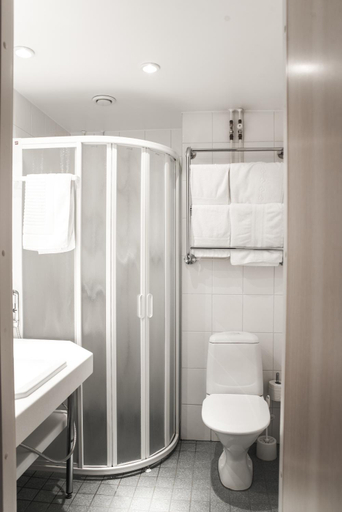 Bathroom 4, Hotel Fjalar Salo, Finland Proper