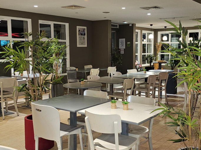 Public Area 2, Campanile Chantilly, Oise