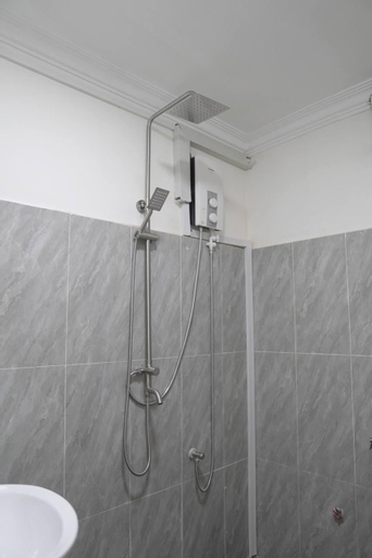 Bathroom 4