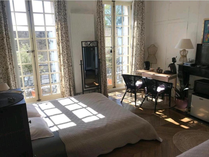 Bedroom 3, Chambre D'hôte du Château, Essonne