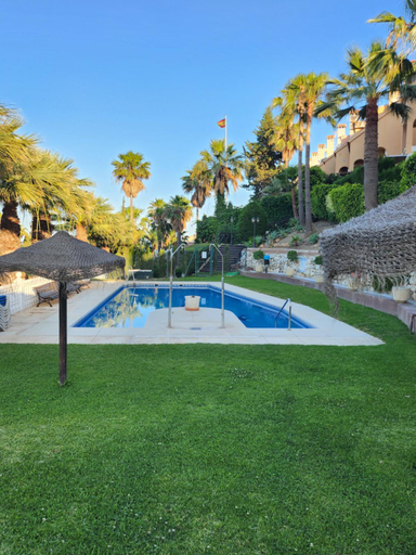 Sport & Beauty, DELUXE Studio ATHOS 50 MP Garden patio BENALMADENA Golf & Beach, Málaga