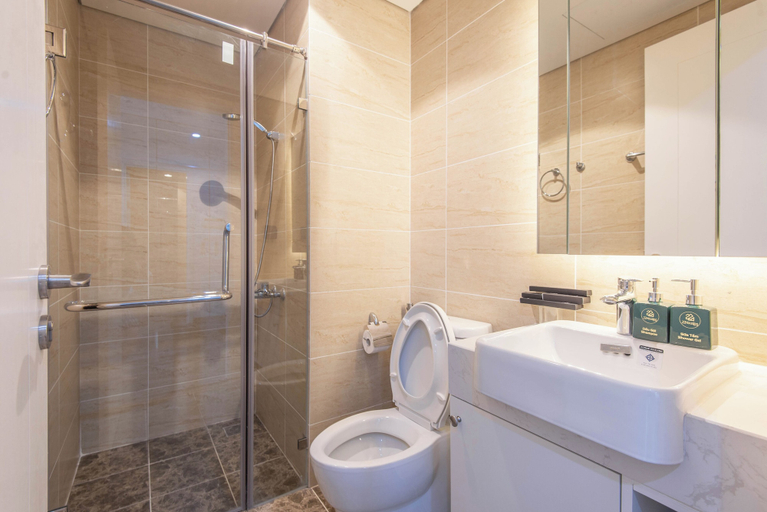 Bathroom 3, Coco Apartment Dcapital Luxury, Cầu Giấy