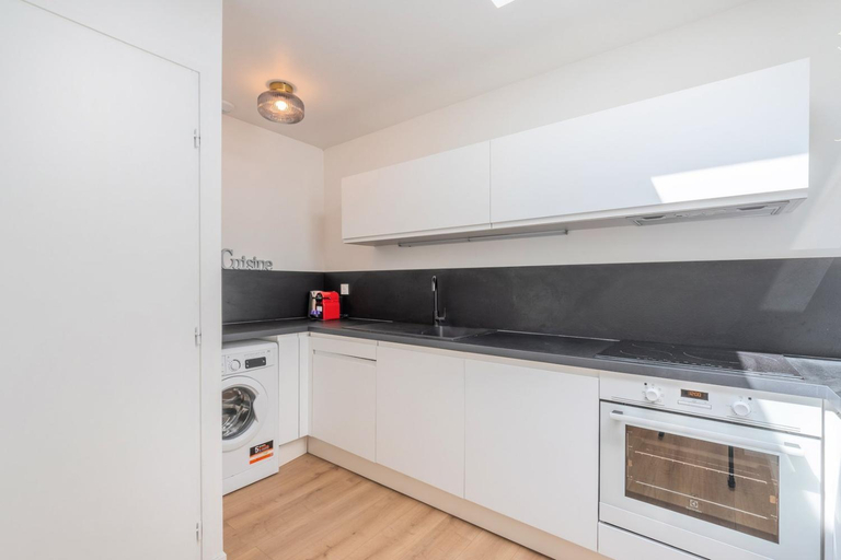 Others 3, 2 BR house w/ terrace, near train stations & metro, Nord