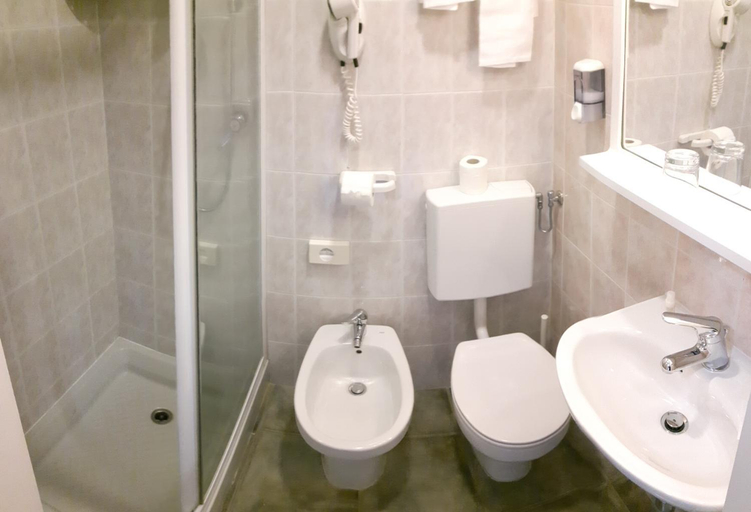 Bathroom 4, Azalea, Verbano-Cusio-Ossola