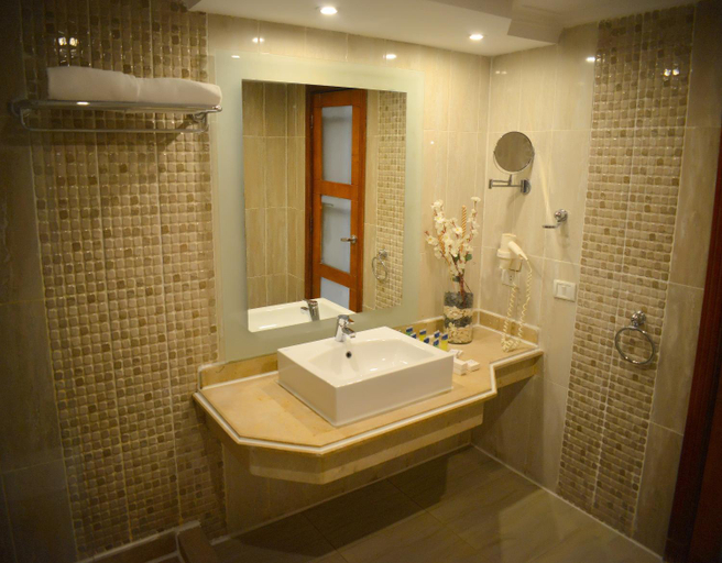 Bathroom 5, Edge Rotana Sea Beach, Sharm el-Sheikh