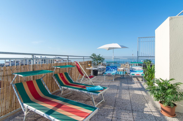 Others 4, Residence Baltic, Rimini