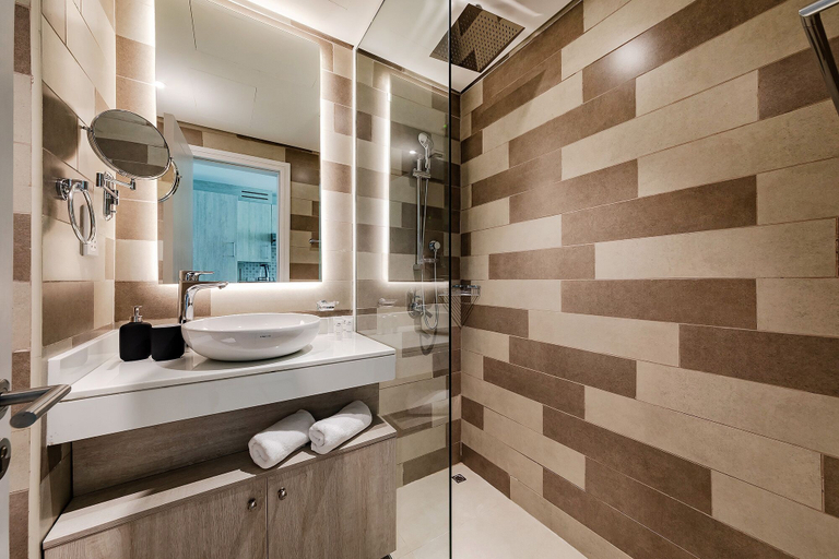 Bathroom 5, SEVEN HOTEL APARTMENTS THE PALM JUMEIRAH, Dubai