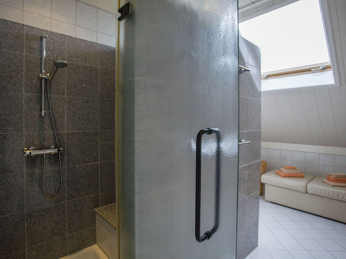 Bathroom, Boutique Apartment in Ritthem with Terrace, Vlissingen