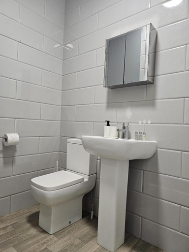 Bathroom 3, Edgerton Studios, Kirklees