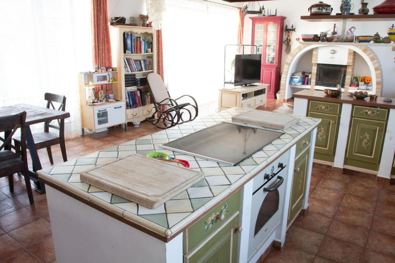 4, Ravi Residence, Dascalu