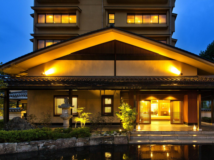 kanazawayuwakuonsenhyakurakusou, Kanazawa