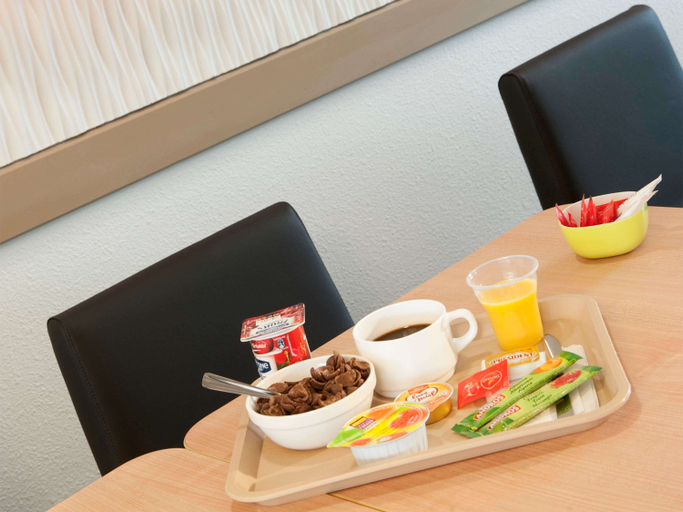 Food & Drinks 5, ibis budget Toulouse Airport, Haute-Garonne