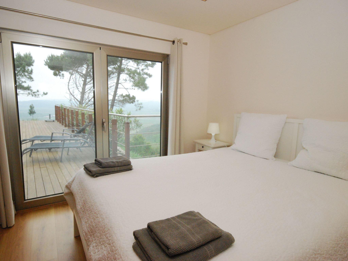 Bedroom, Modern Holiday Home in Cela, Alcobaça