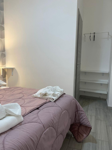 Others 3, B&B La Cumana, Napoli