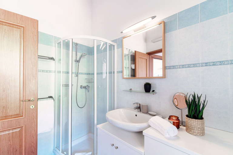 Bathroom 3, Villa Viviana, Como