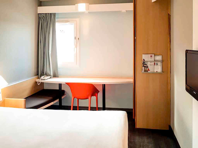 Bedroom 16